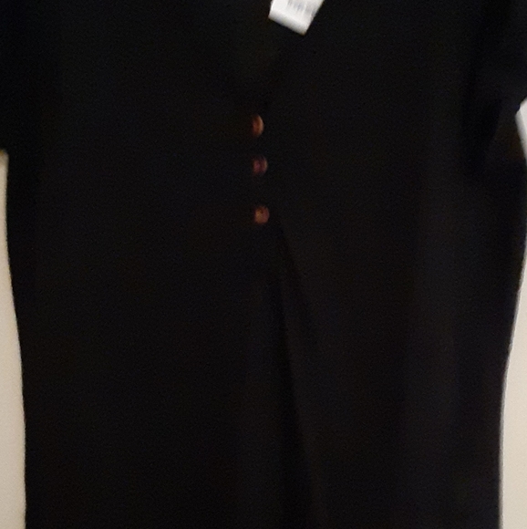 Flutter sleeve loose fitting Henley top - Picture 2 of 3